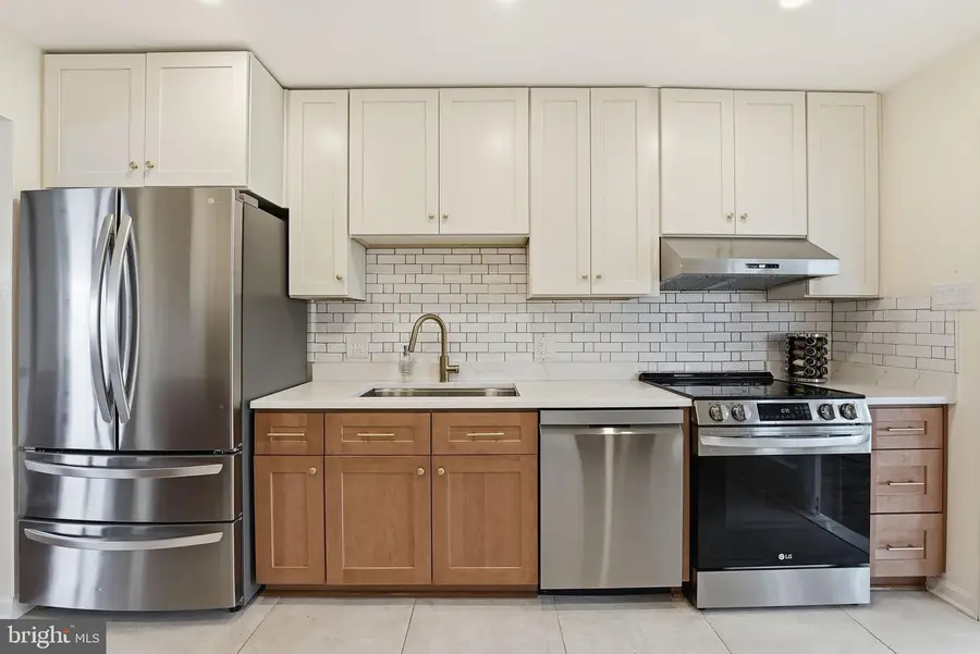 805 Norwood Ln, Woodbridge, VA 22191 - #3