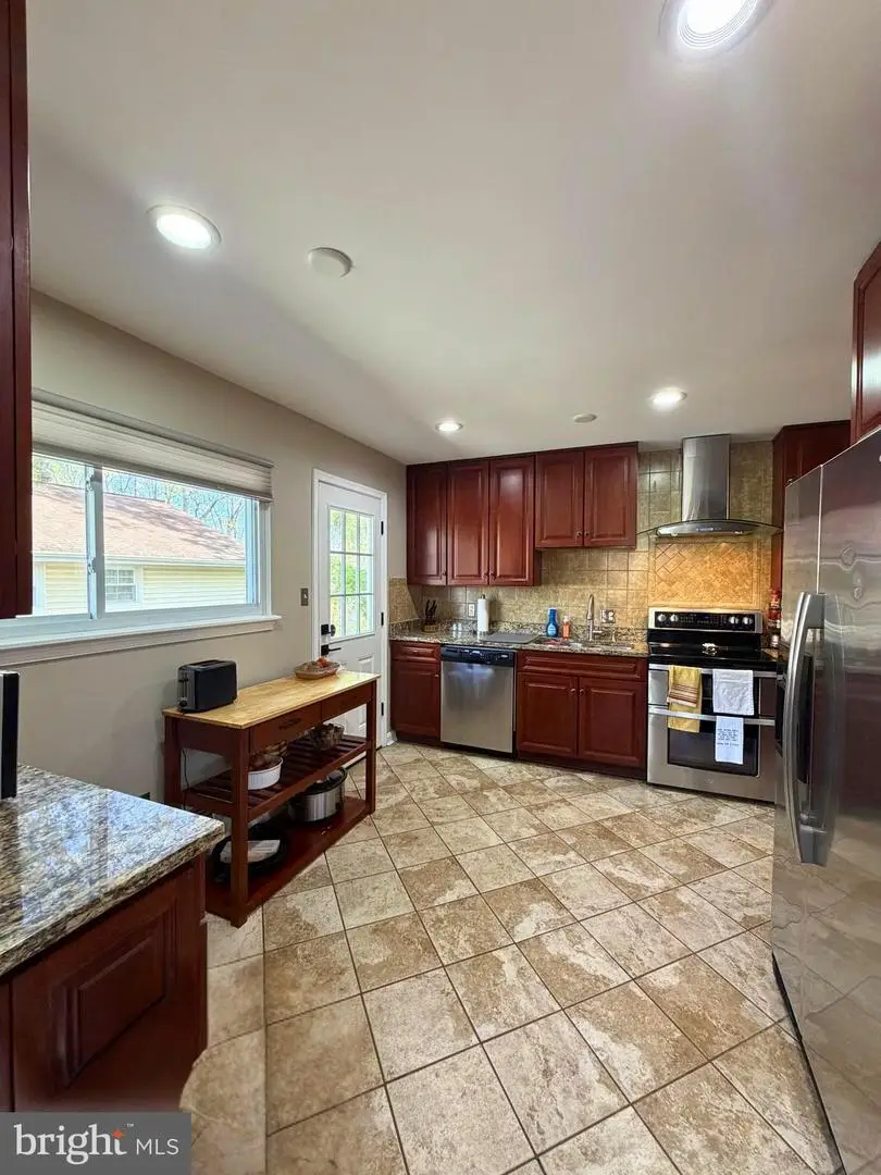 12655 Valleywood Dr, Woodbridge, VA 22192 - #3