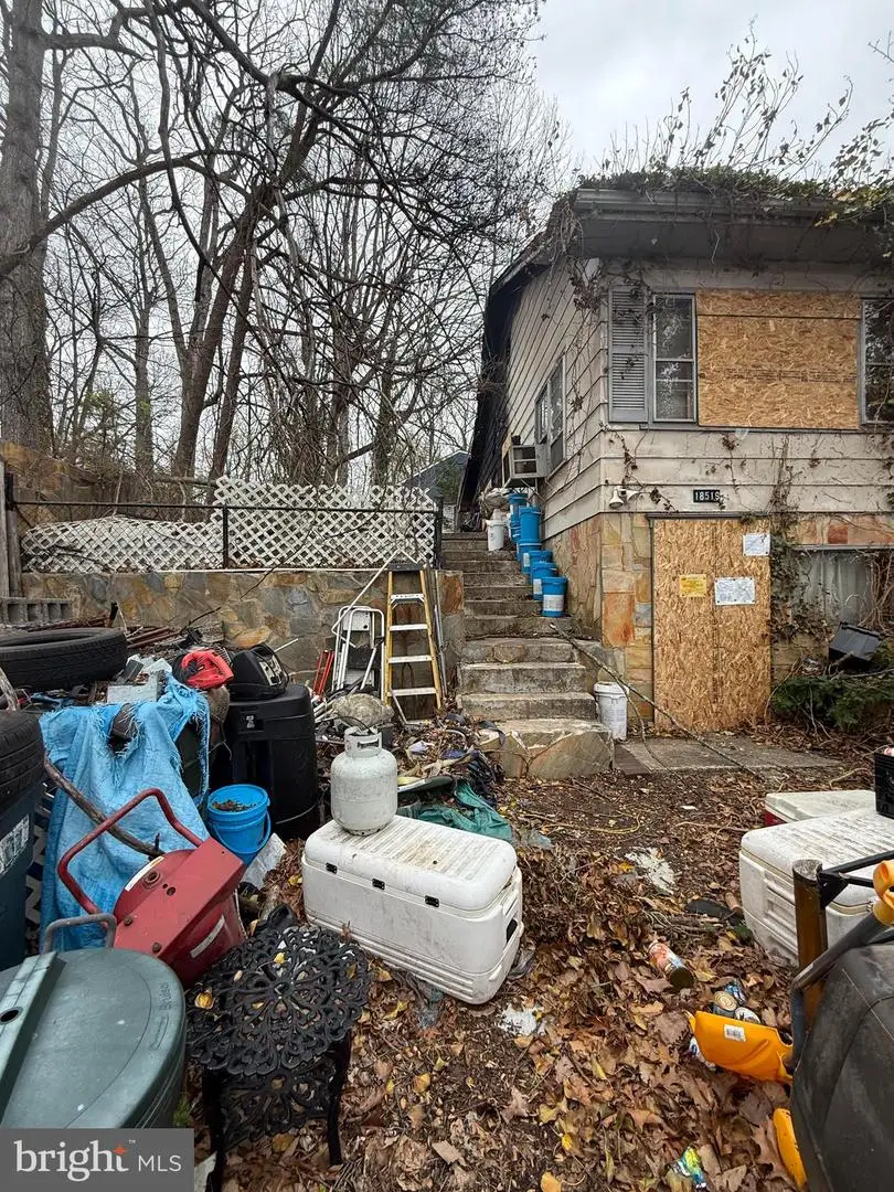 18519 Triangle St, Triangle, VA 22172 - #2