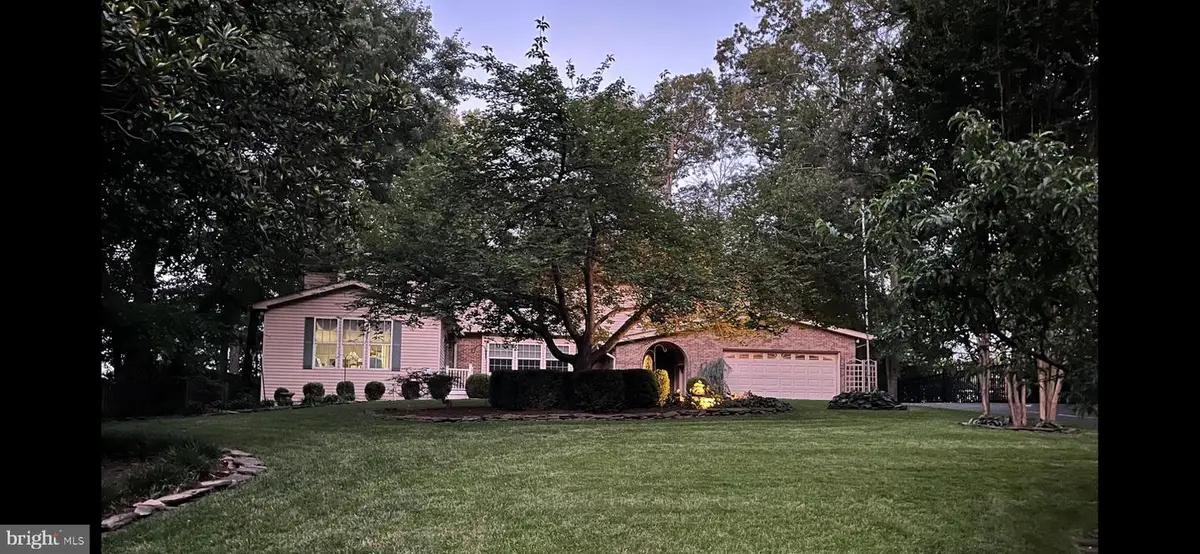 3203 Riverview Dr, Triangle, VA 22172 - #1