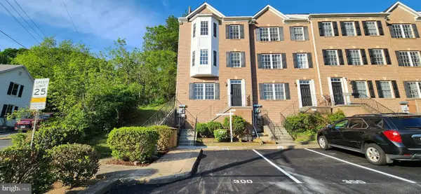 300 Center Ln, OCCOQUAN, VA 22125