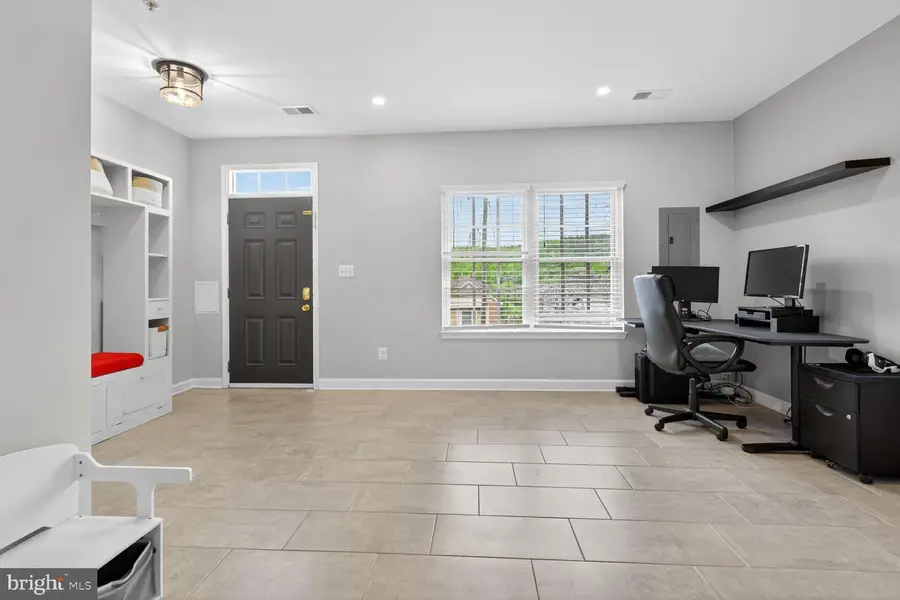 300 Center Ln, Occoquan, VA 22125 - #2