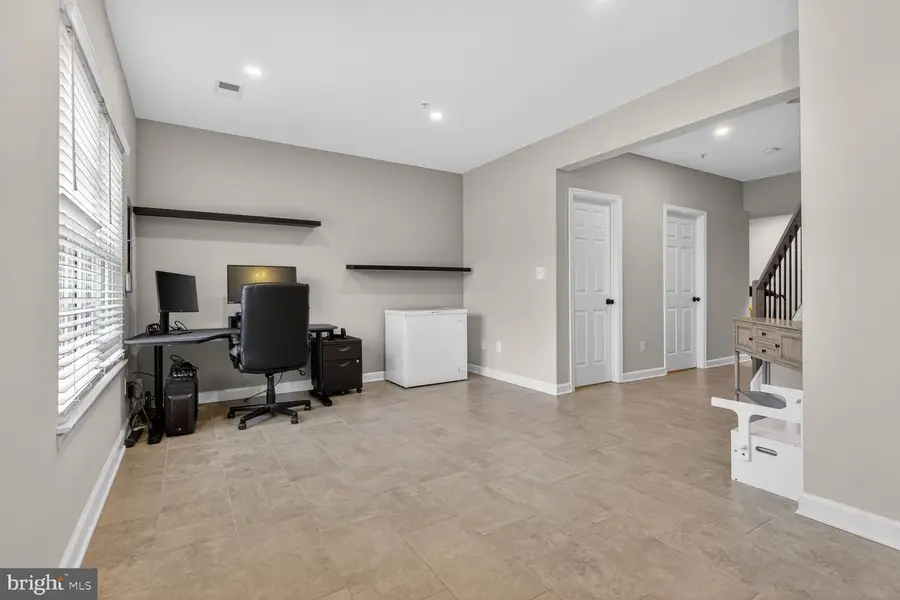 300 Center Ln, Occoquan, VA 22125 - #3