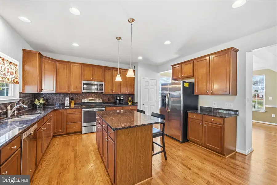 15929 Eagle Feather Dr, Woodbridge, VA 22191 - #3