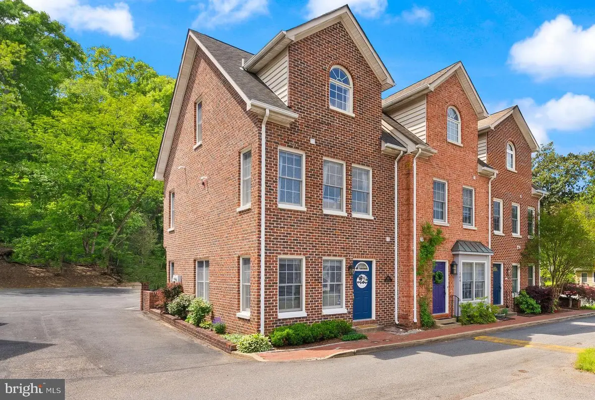 202 Center Ln, Occoquan, VA 22125 - #1