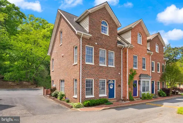 202 Center Ln, OCCOQUAN, VA 22125