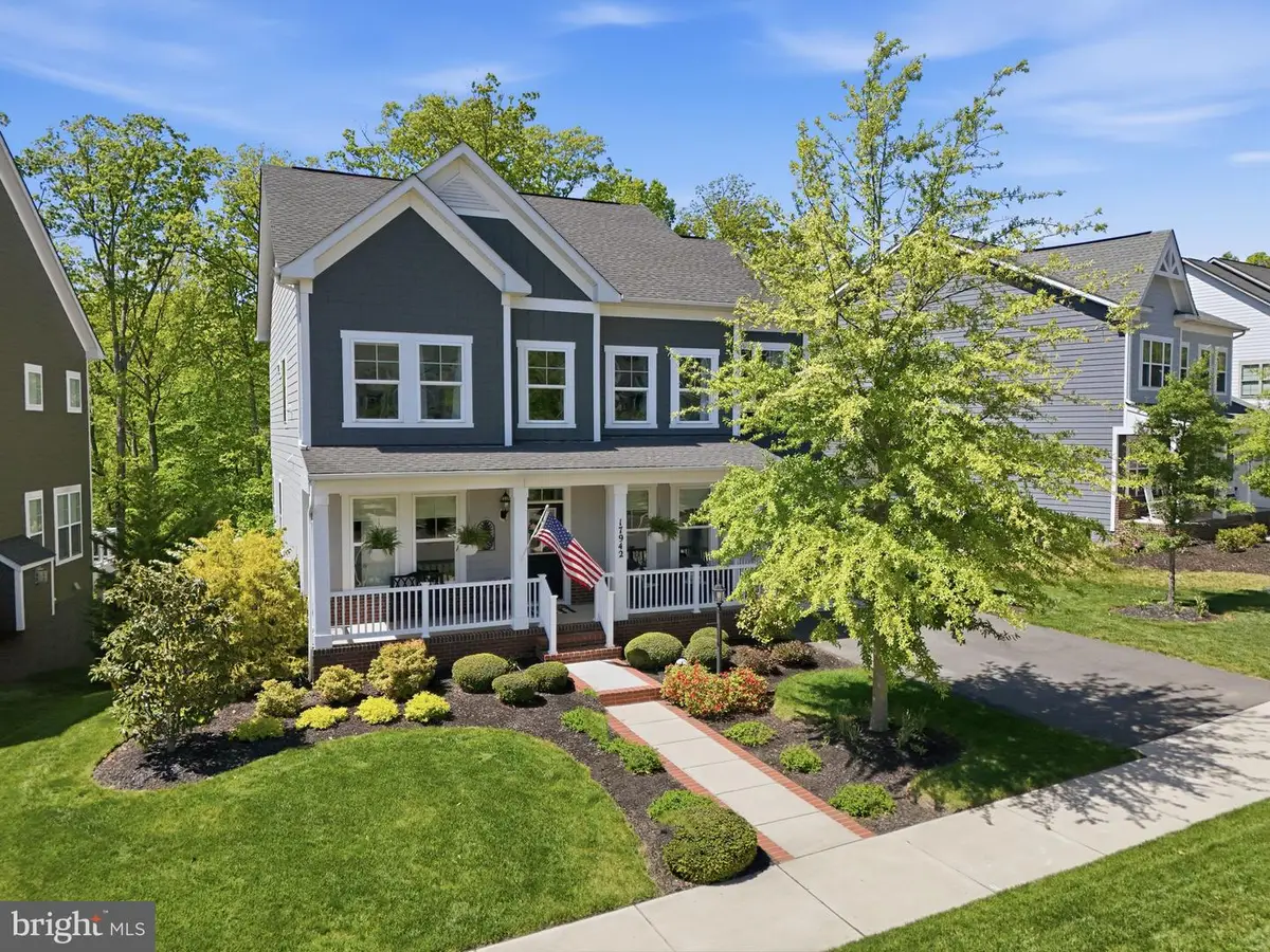 17942 Woods View Dr, Dumfries, VA 22026 - #1