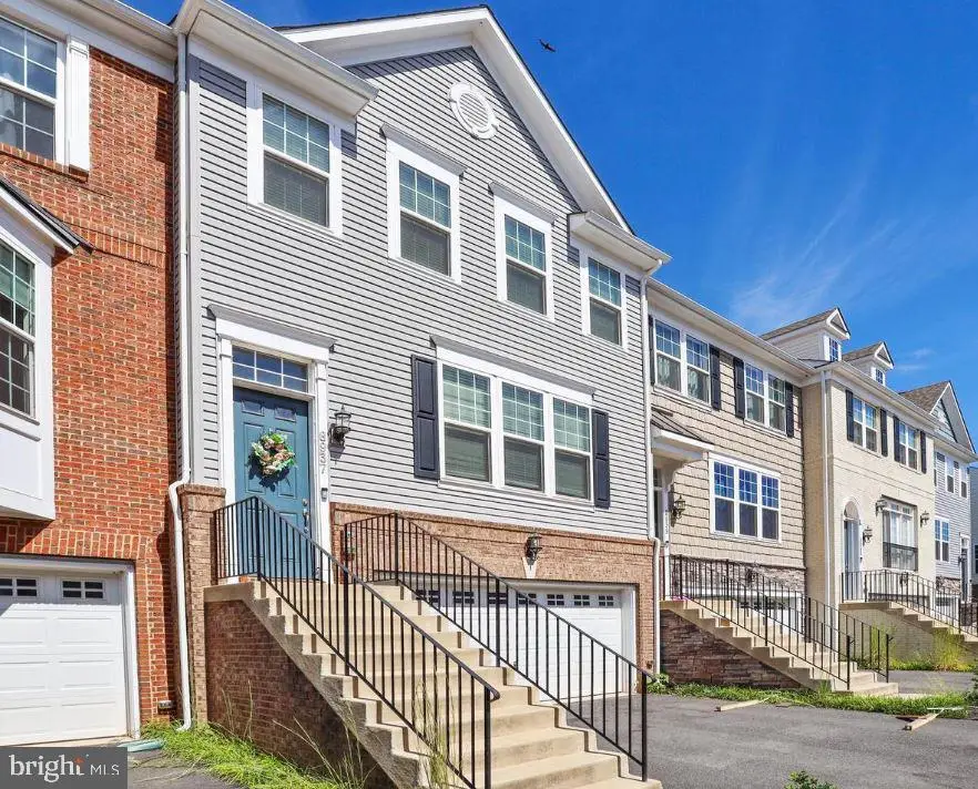 8937 Englewood Farms Dr, Manassas, VA 20112 - #2