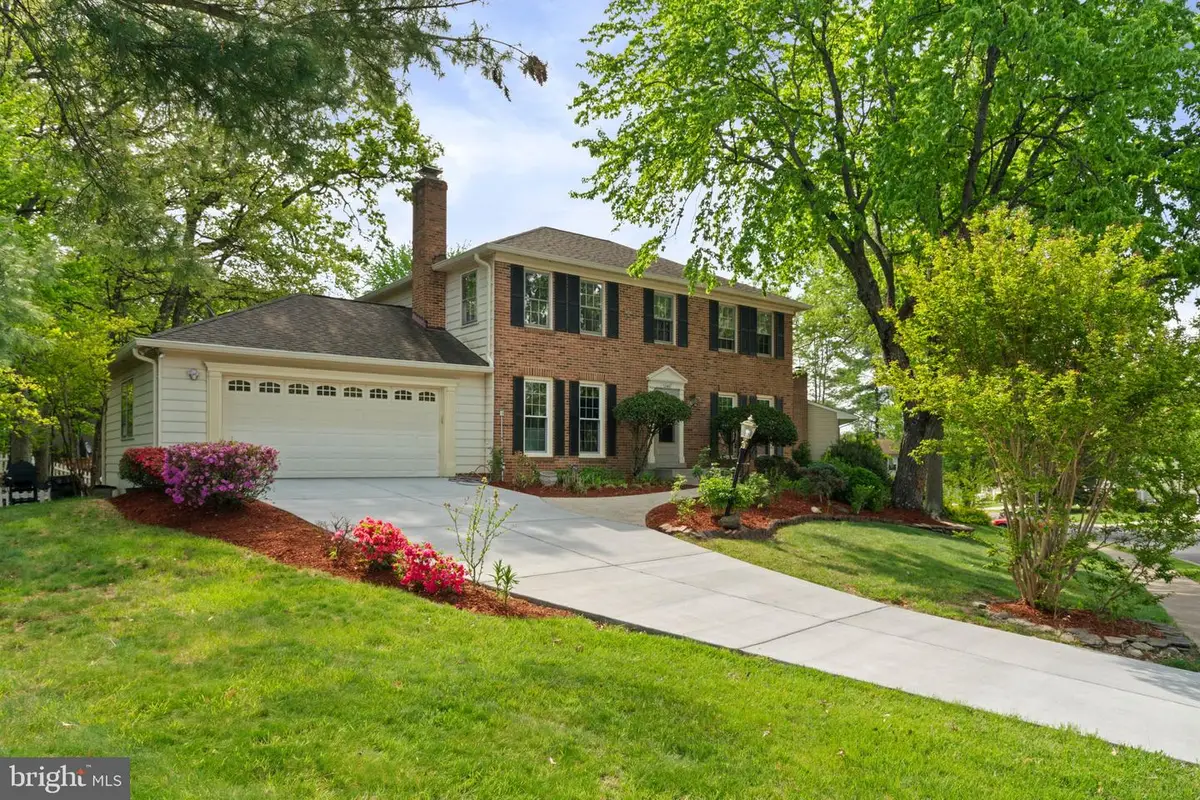 12461 Hedges Run Dr, Woodbridge, VA 22192 - #1