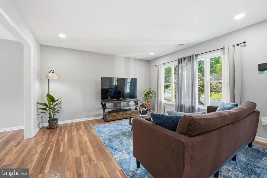 3008 Albany Ct, Woodbridge, VA 22193 - #2