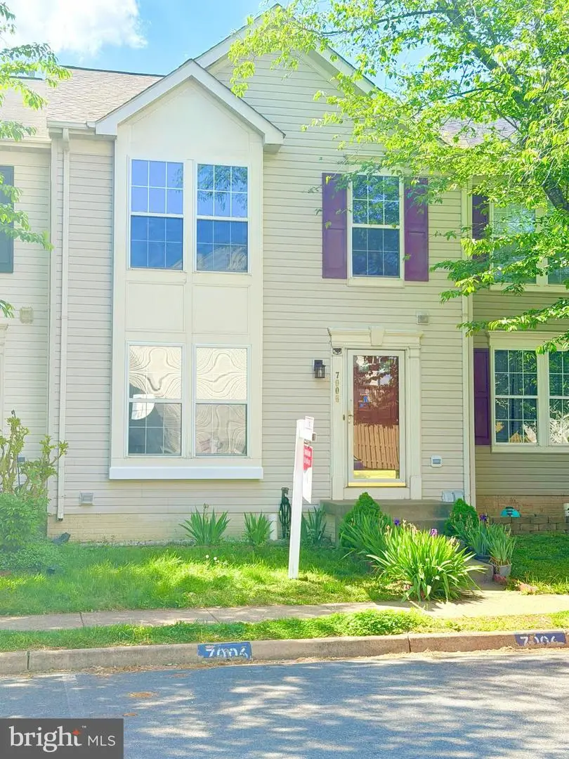 7006 Rogue Forest Ln, Gainesville, VA 20155 - #1