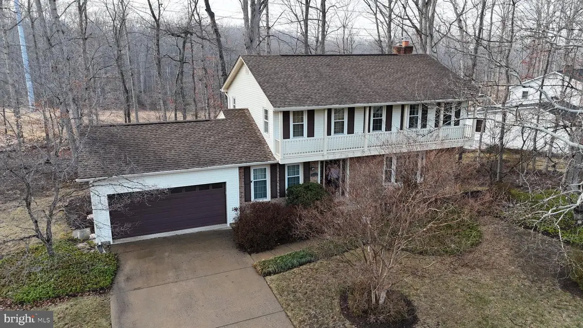 11808 Oakwood Dr, Woodbridge, VA 22192 - #1