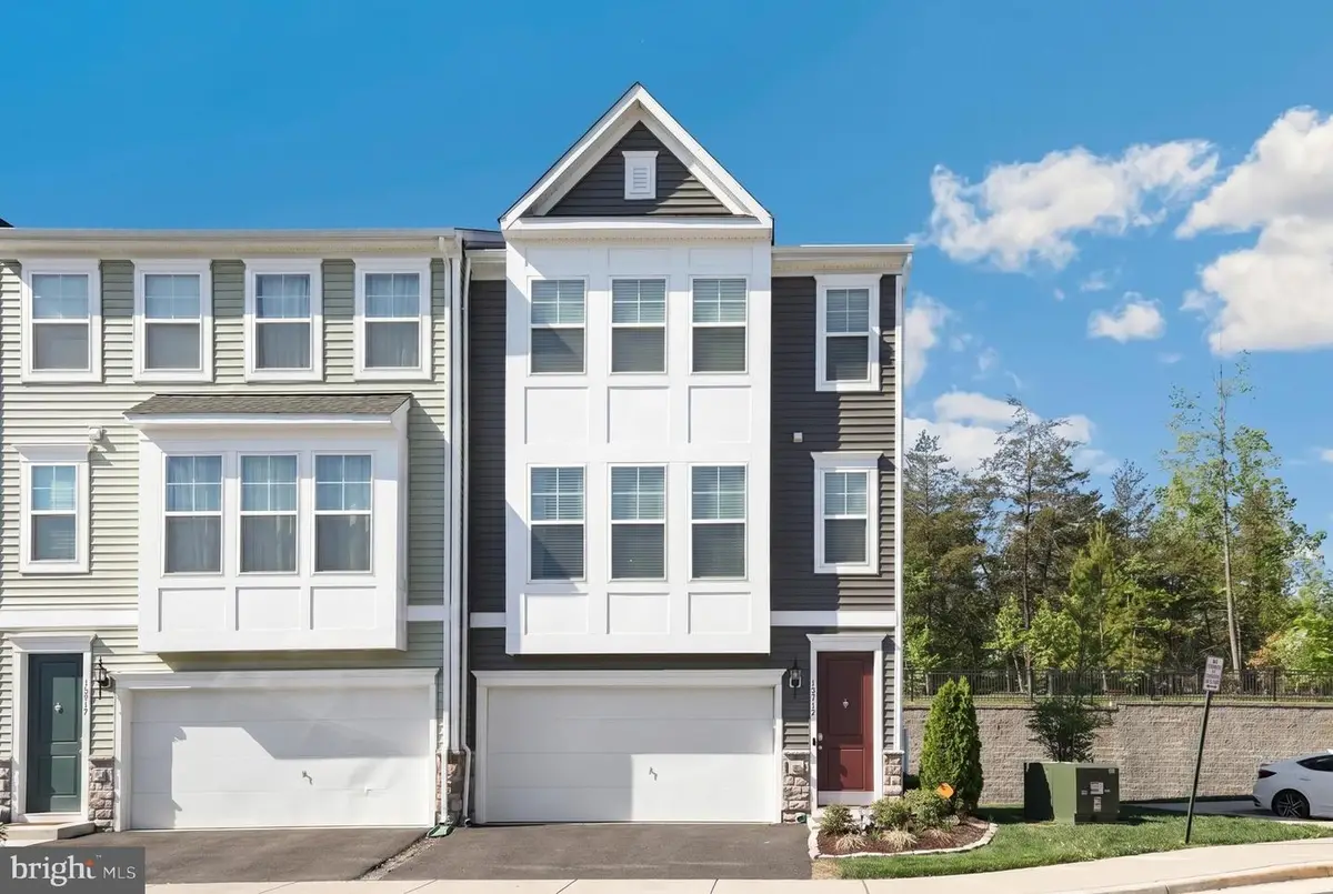 18319 Summit Pointe Dr, Triangle, VA 22172 - #1