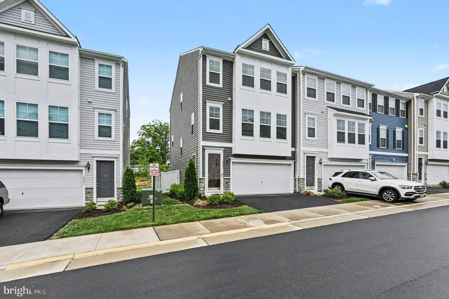 18281 Summit Pointe Dr, Triangle, VA 22172 - #2