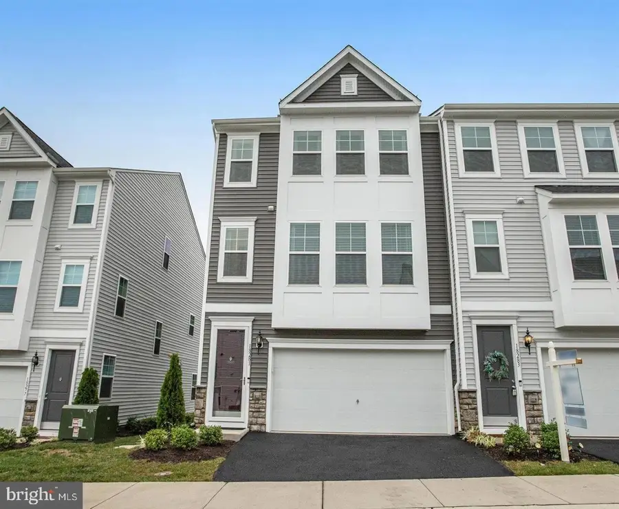 18281 Summit Pointe Dr, Triangle, VA 22172 - #3