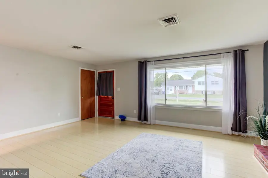 1105 Laurel St, Woodbridge, VA 22191 - #2