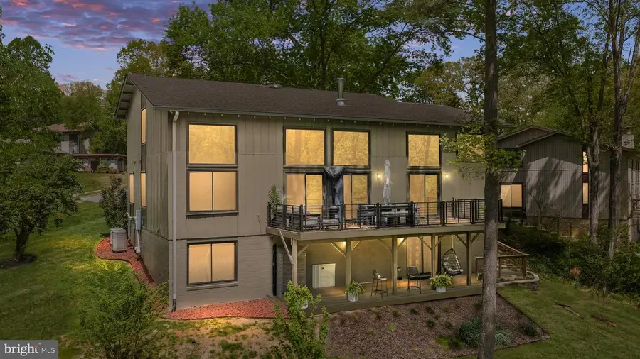 12328 Hollyhock Ct, Woodbridge, VA 22192 - #3