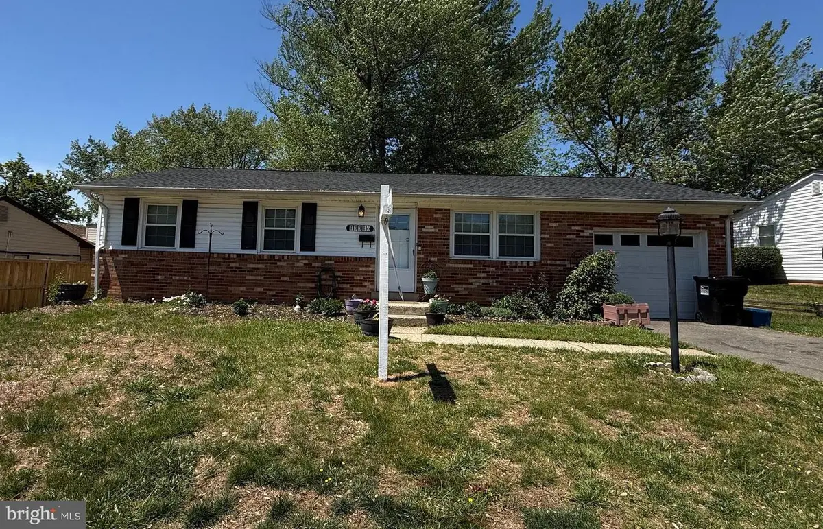 13316 Hillendale Dr, Woodbridge, VA 22193 - #1
