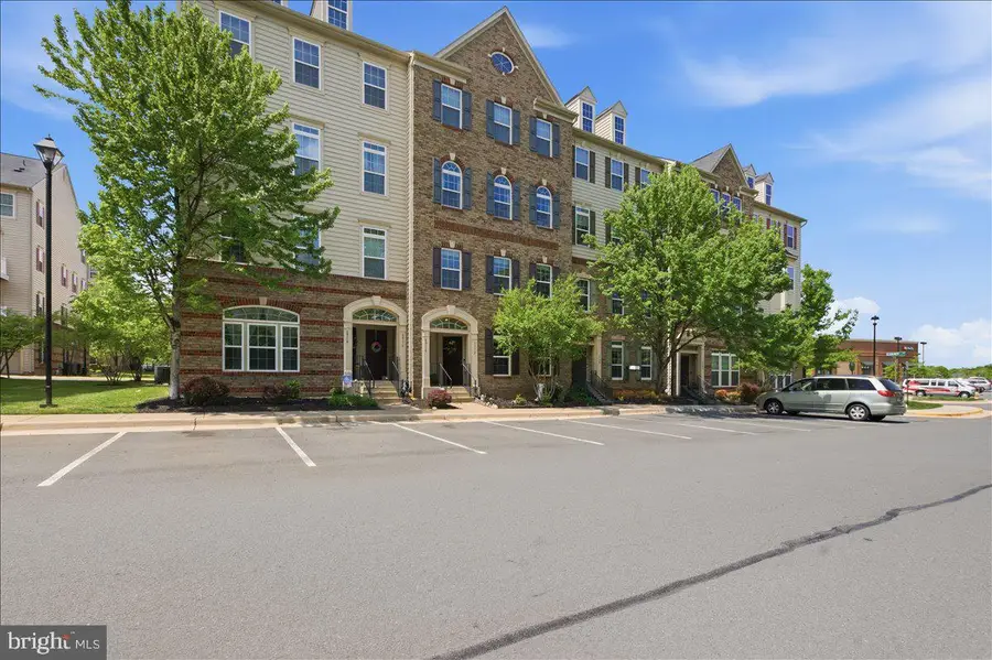 6912 Kona Dr, Gainesville, VA 20155 - #2