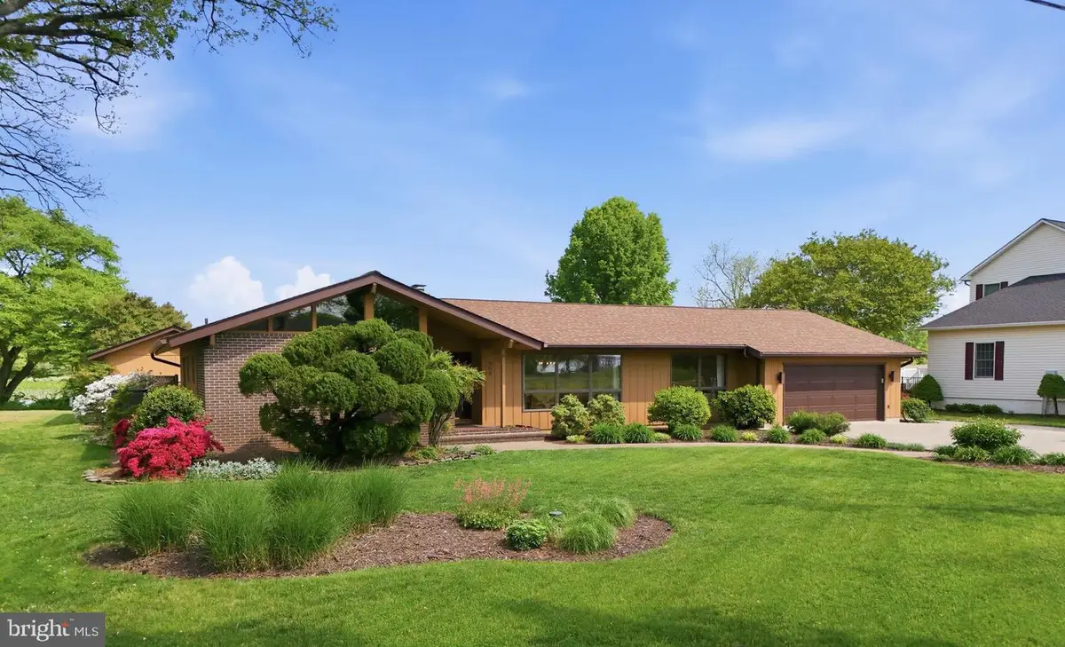 908 Bay St, Woodbridge, VA 22191 - #1