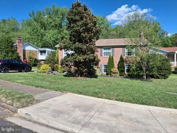 13309 Kenny Rd, WOODBRIDGE, VA 22193