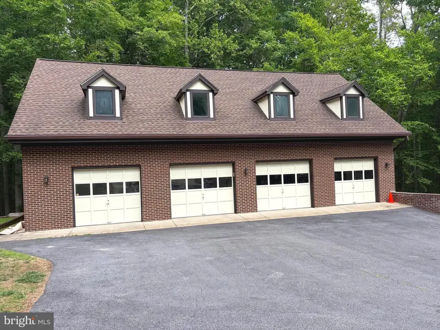 4896 Occoquan Club Dr, Woodbridge, VA 22192 - #3