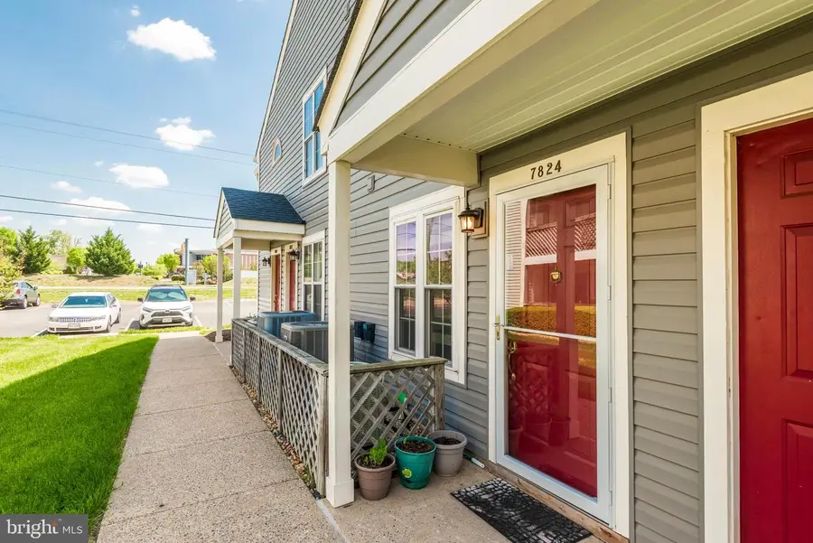 7824 Waverley Mill Ct, Gainesville, VA 20155 - #2