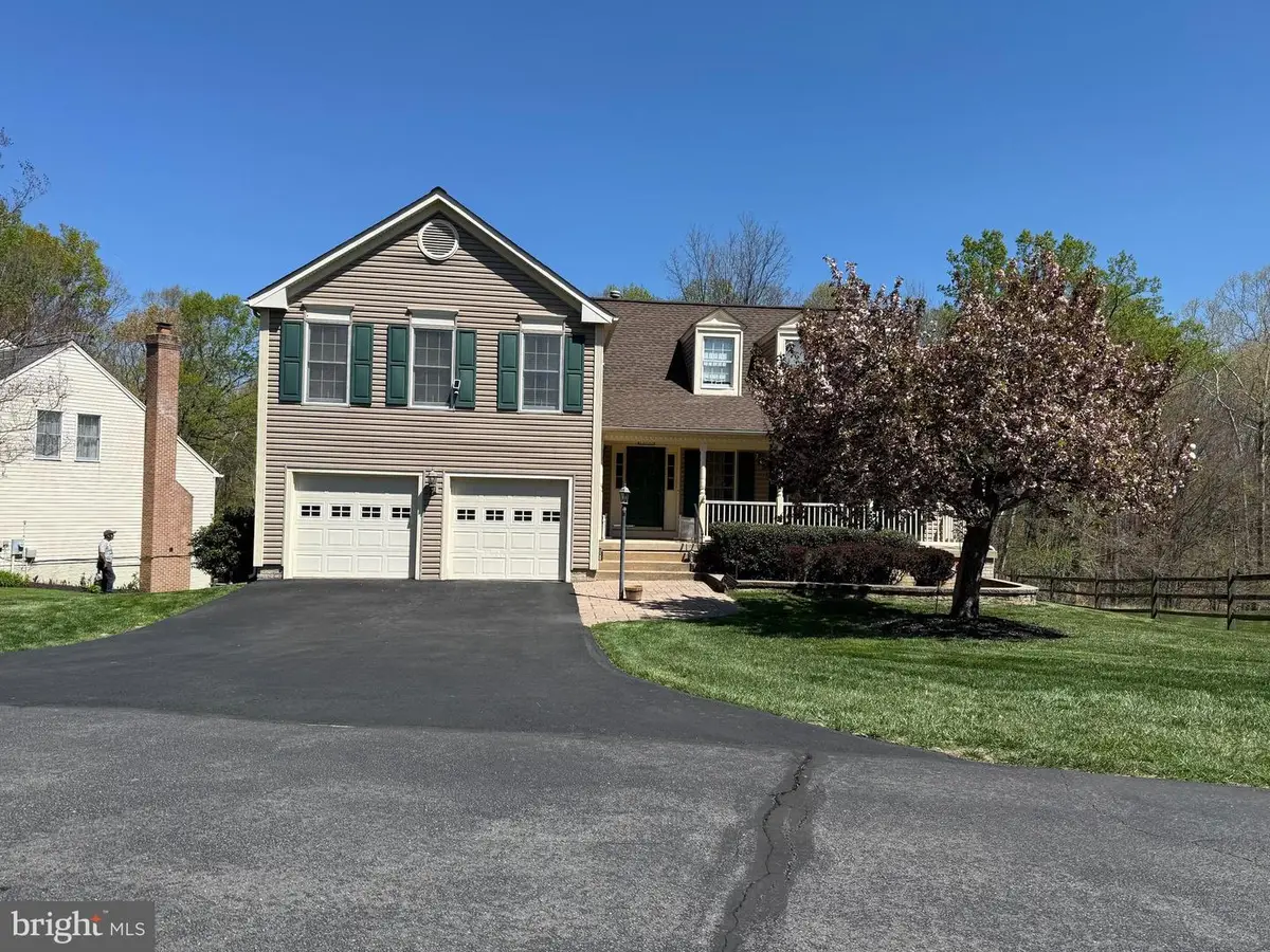 14583 Estate Dr, Woodbridge, VA 22193 - #1