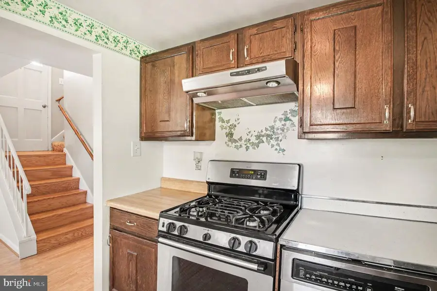 4401 Kentmore Dr, Woodbridge, VA 22193 - #3