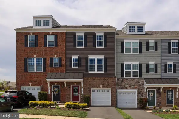 6212 Quinns Creek Dr, HAYMARKET, VA 20169