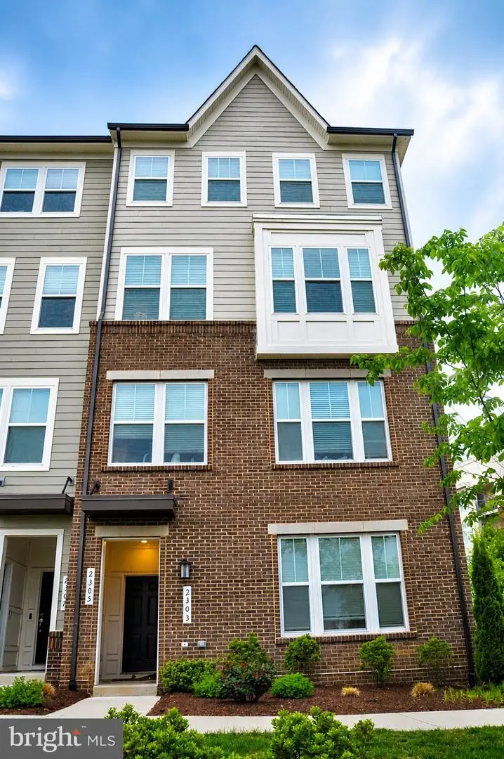 2303 Stephanie Tessa Ln, Woodbridge, VA 22191 - #1