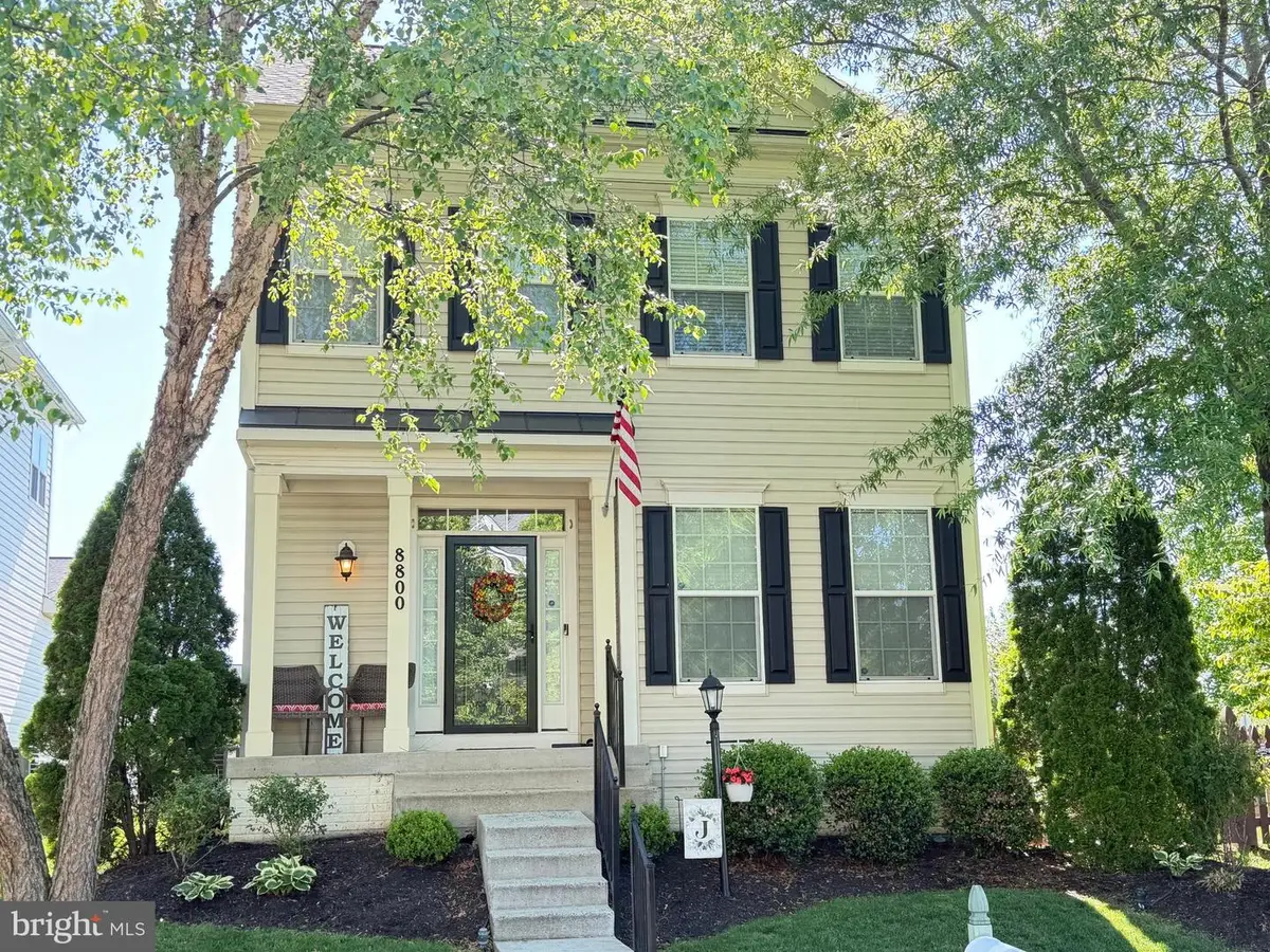8800 Yellow Hammer Dr, Gainesville, VA 20155 - #1
