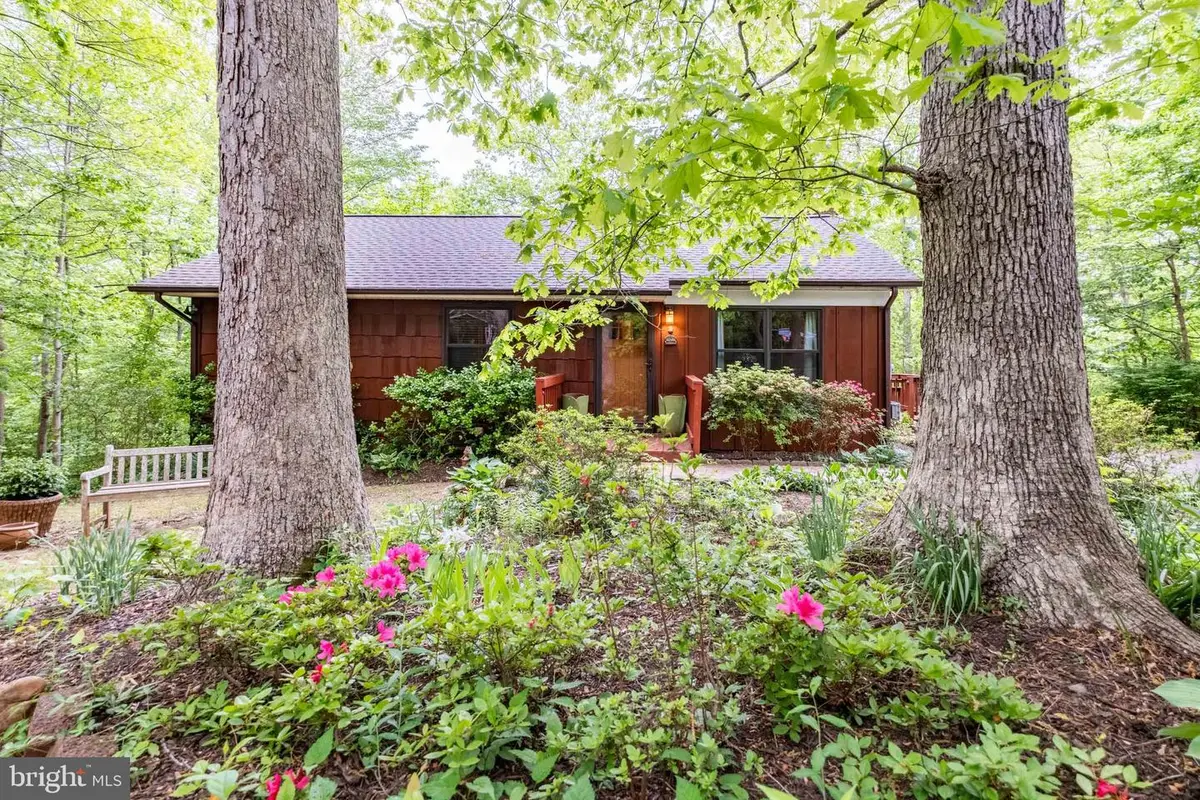 10924 Ravenwood Dr, Manassas, VA 20111 - #1