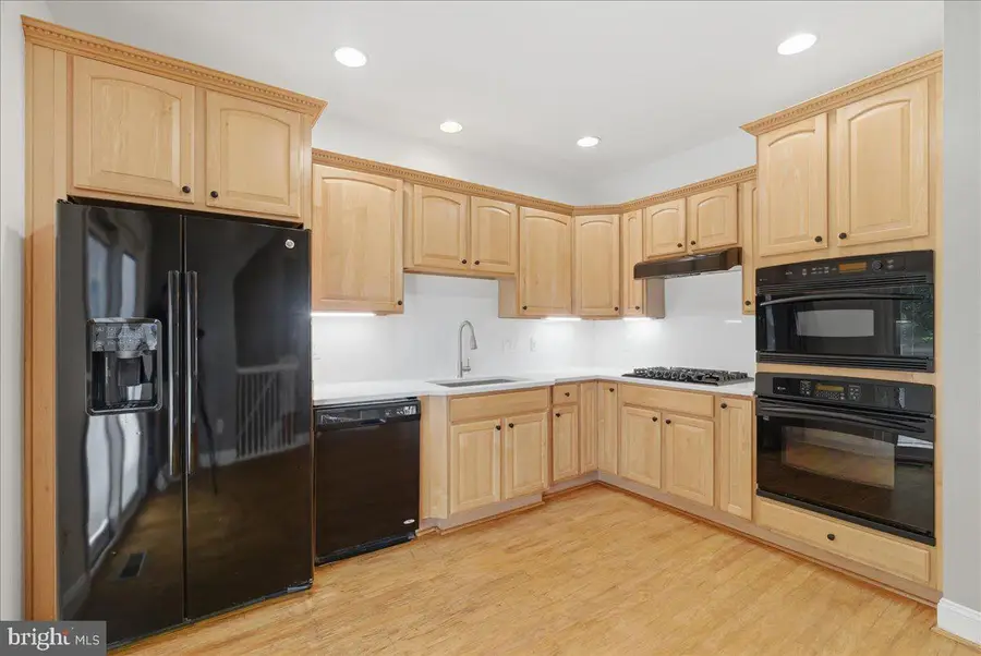 8928 Brewer Creek Pl, Manassas, VA 20109 - #3