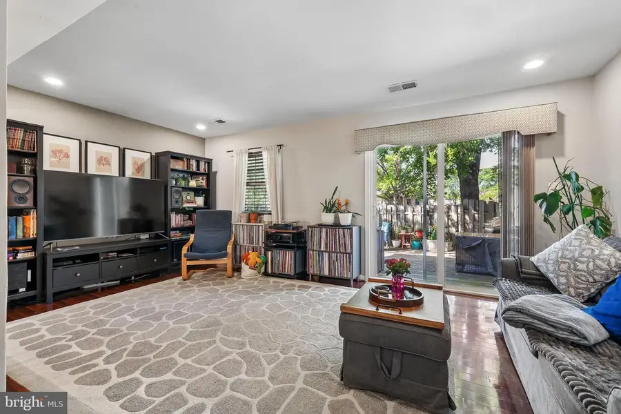 2069 Mayflower Dr #2069, Woodbridge, VA 22192 - #2
