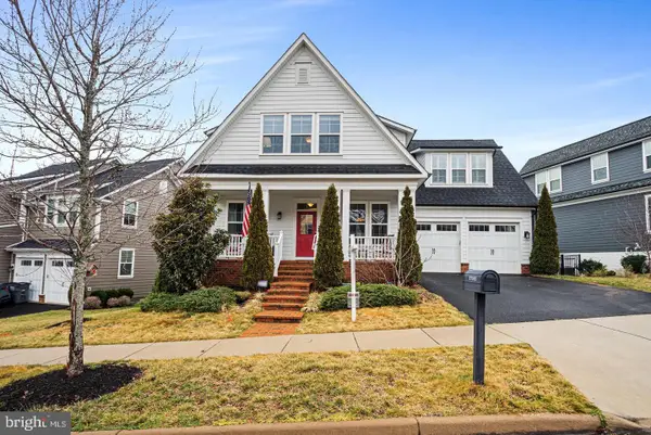 17141 Gullwing Dr, DUMFRIES, VA 22026