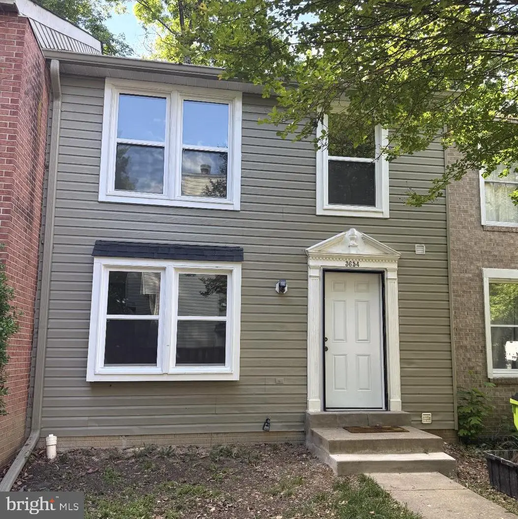 3654 Wharf Ln, Triangle, VA 22172 - #1