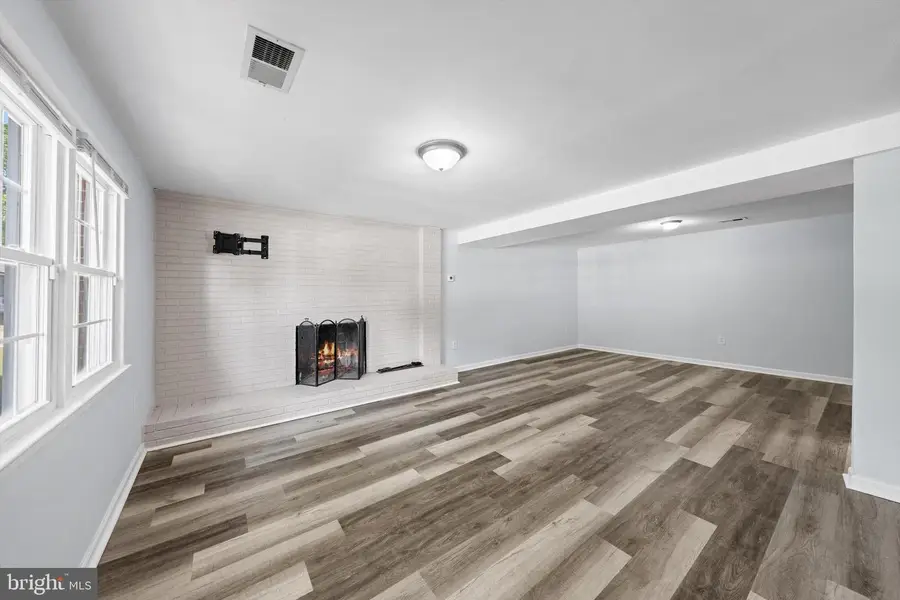 4203 Eldorado Dr, Woodbridge, VA 22193 - #3