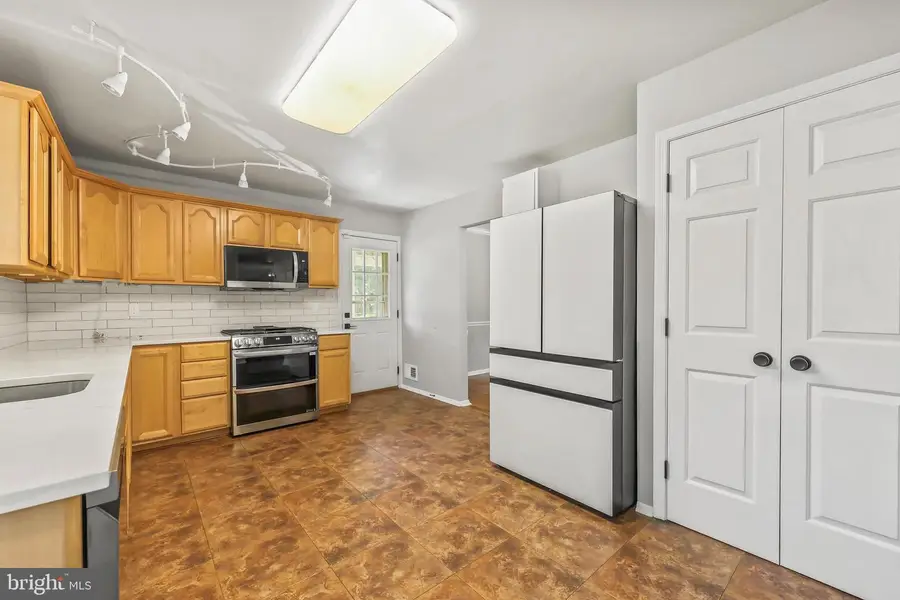 12301 Cedarwood Ct, Woodbridge, VA 22192 - #3