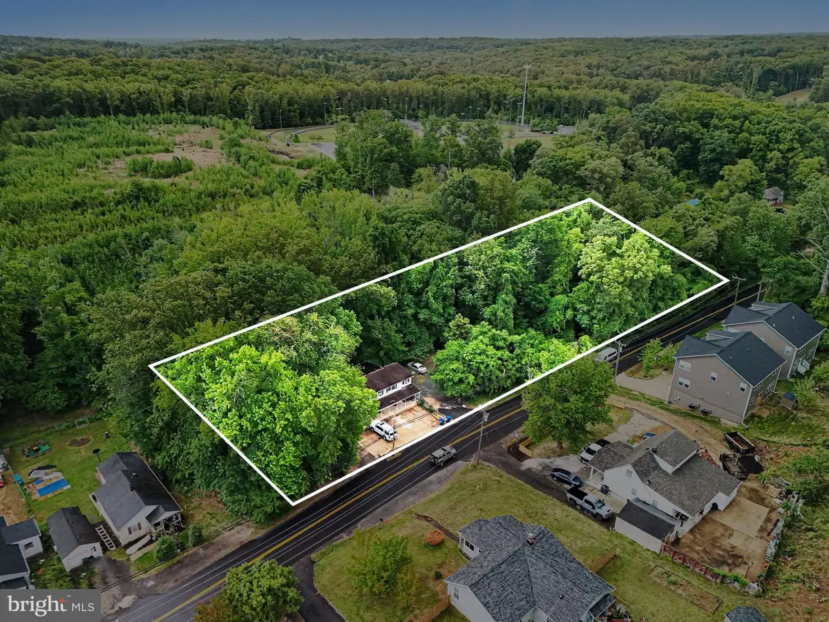 18559 Old Triangle Rd, Triangle, VA 22172 - #1