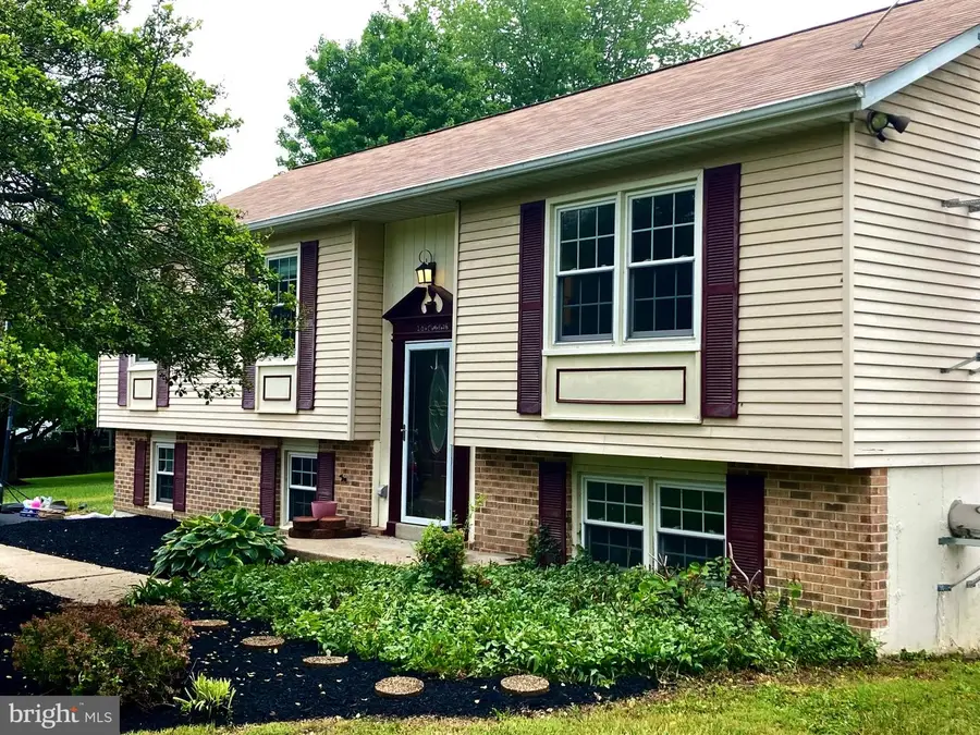 8201 Morningside Dr, Manassas, VA 20112 - #2