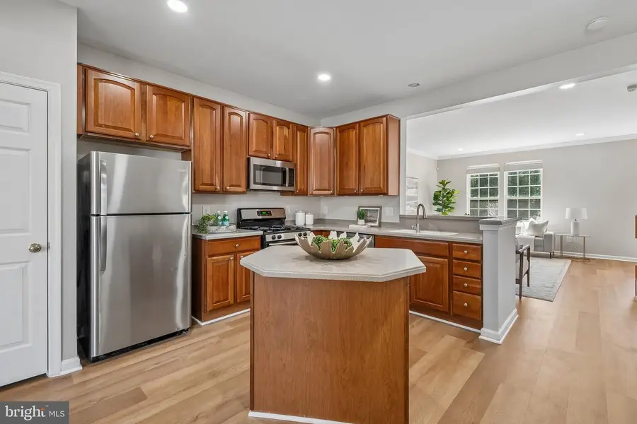 15823 Bobolink Dr, Woodbridge, VA 22191 - #3