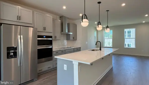 18024 Alicia Ave, DUMFRIES, VA 22026