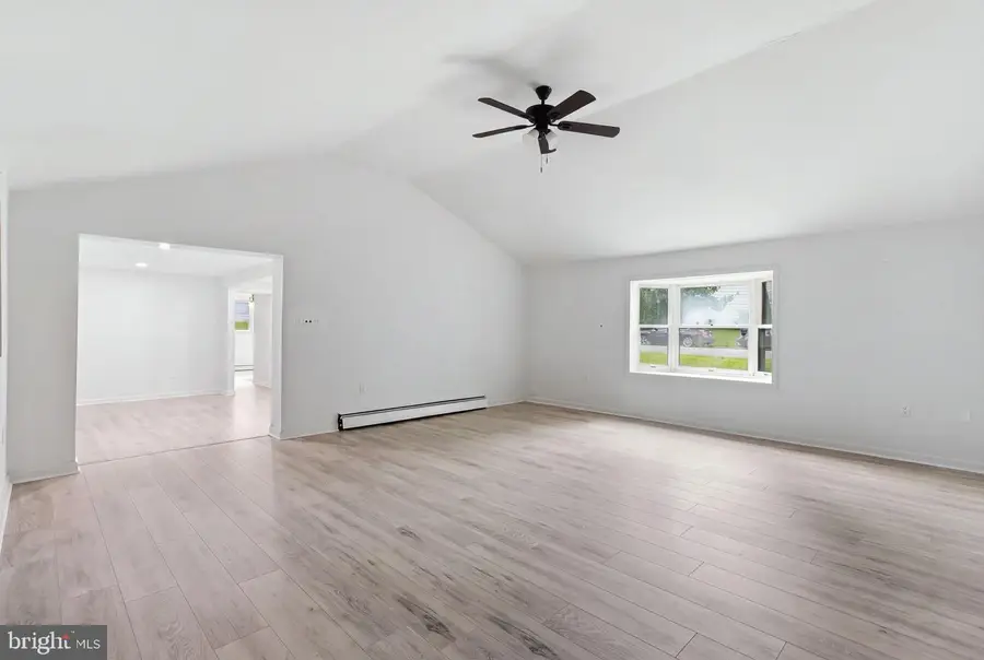 4428 Hendricks Dr, Woodbridge, VA 22193 - #3