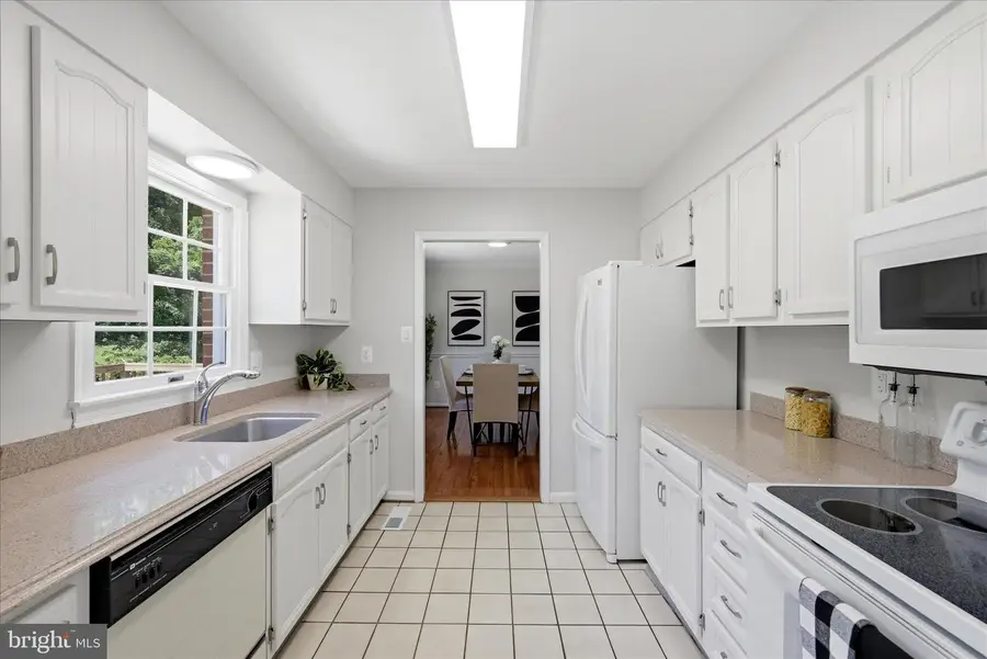 4556 Lawnvale Dr, Gainesville, VA 20155 - #2