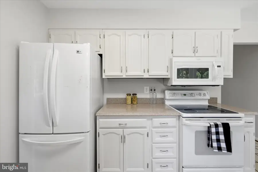 4556 Lawnvale Dr, Gainesville, VA 20155 - #3