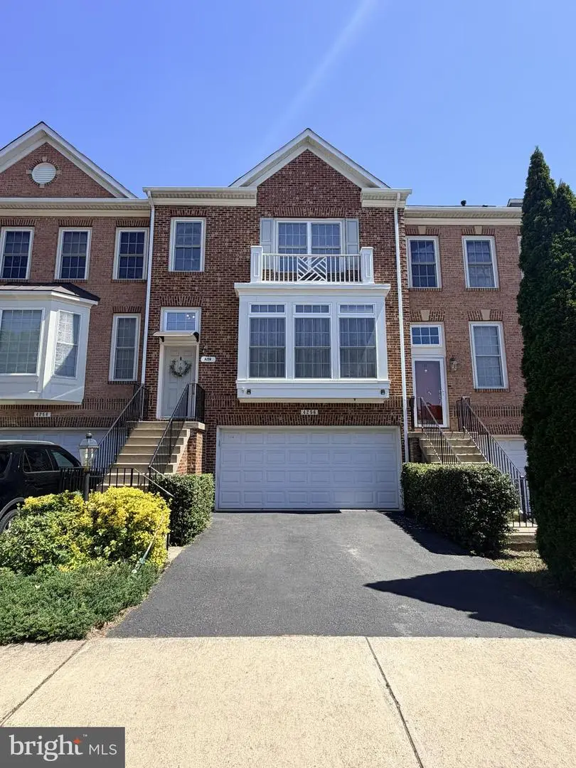 4256 Hudson River Ct, Dumfries, VA 22025 - #1