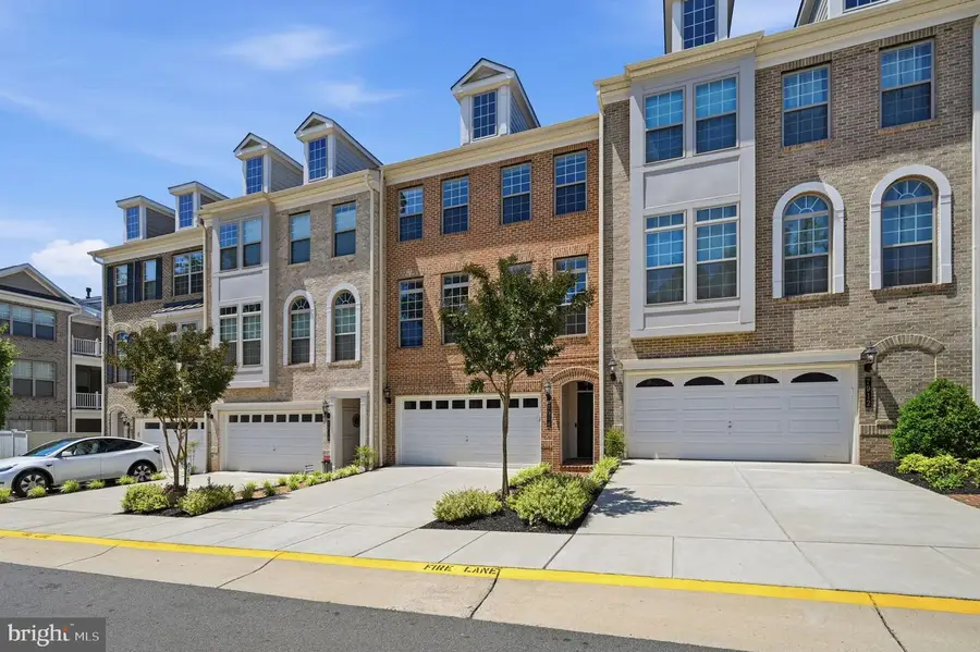 7914 Turtle Creek Cir, Gainesville, VA 20155 - #2