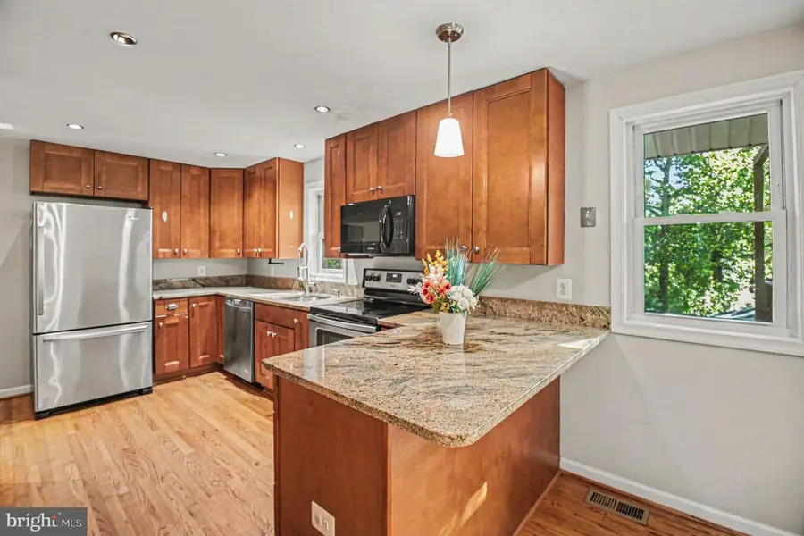 7409 Lake Dr, Manassas, VA 20111 - #2