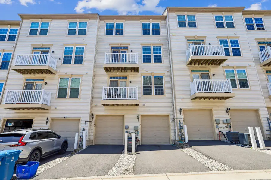 7504 Brunson Cir, Gainesville, VA 20155 - #2